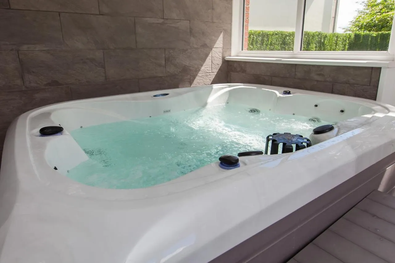 Luxury Arthur Seat Viewtownhouse With A Hot Tub Edinburgh