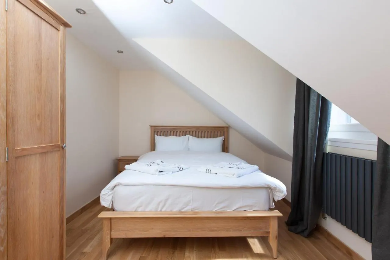 Holiday home Luxury Arthur Seat Viewtownhouse With A Hot Tub Edinburgh