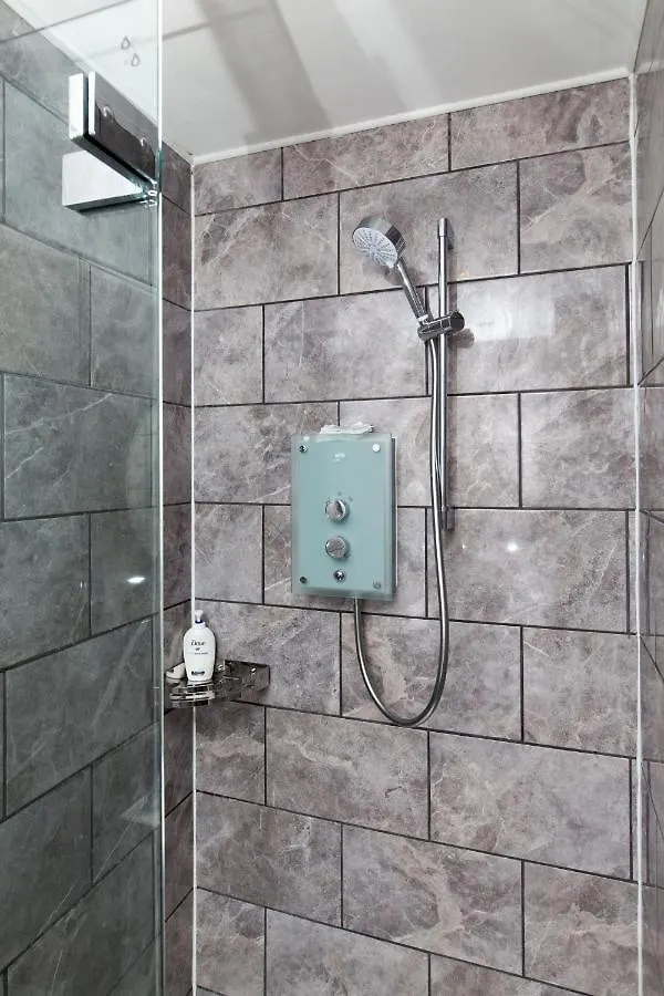 Luxury Arthur Seat Viewtownhouse With A Hot Tub Edinburgh 0*,