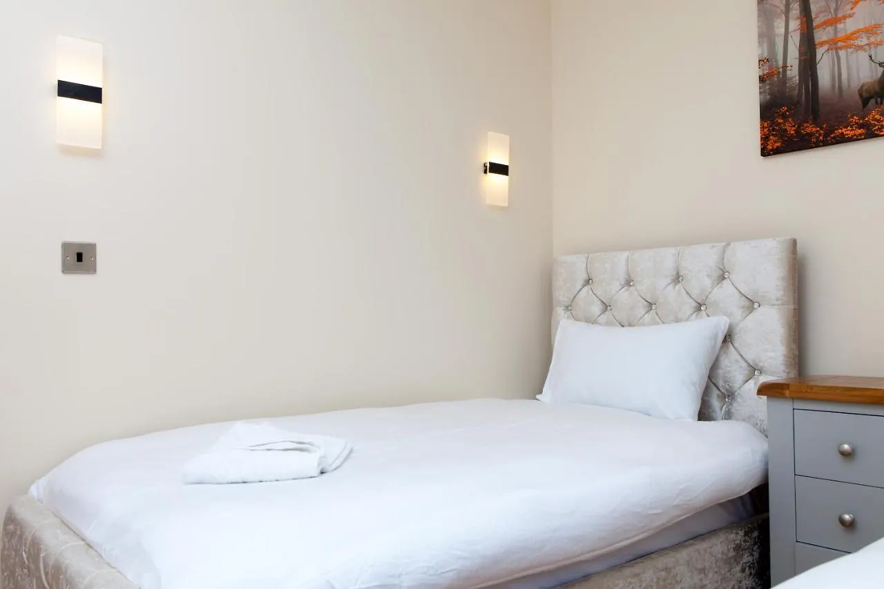 Holiday home Luxury Arthur Seat Viewtownhouse With A Hot Tub Edinburgh